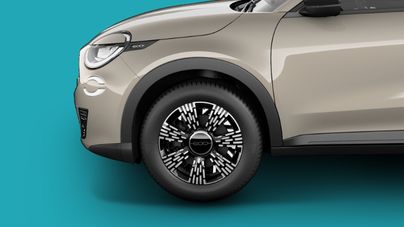 Fiat 600 Hybrid Cappuccino Cream Close Ups  - 2